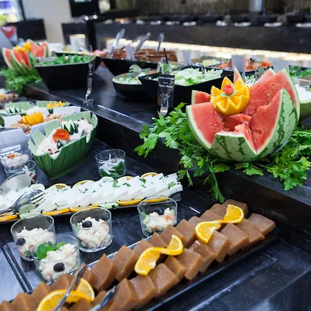 Bristol 4 Sup Отель Бенидорм