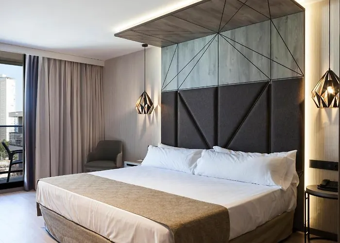 Bristol 4 Sup Hotell