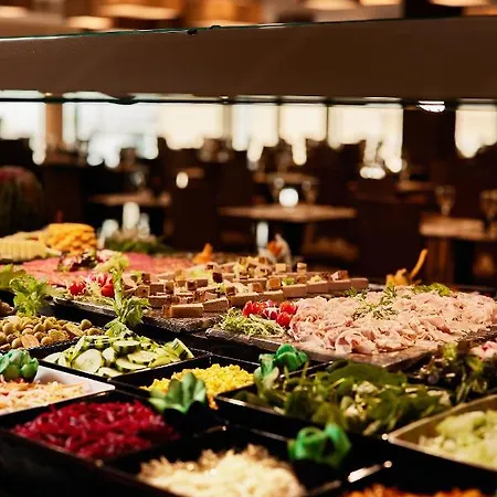 Отель Bristol 4 Sup