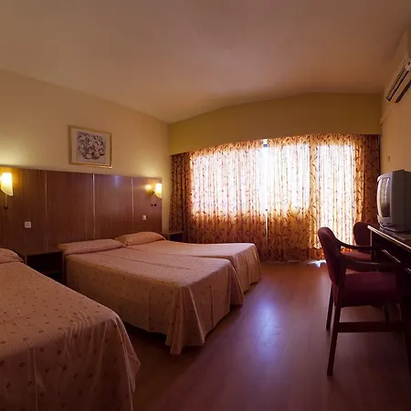 Bristol 4 Sup Отель 4*